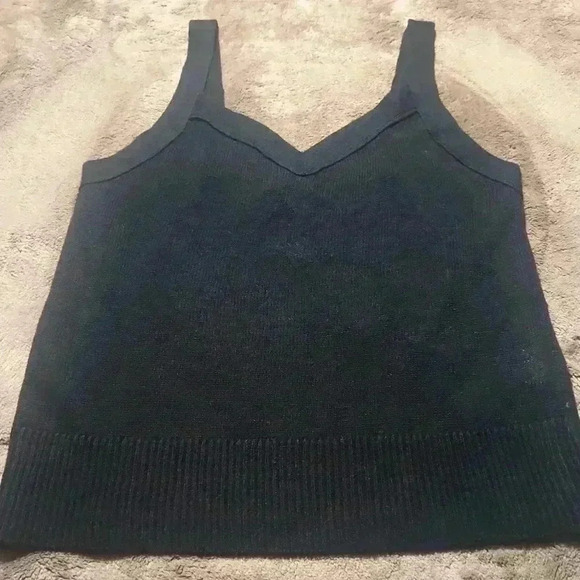 Banana Republic Knit Tank - Picture 3 of 7